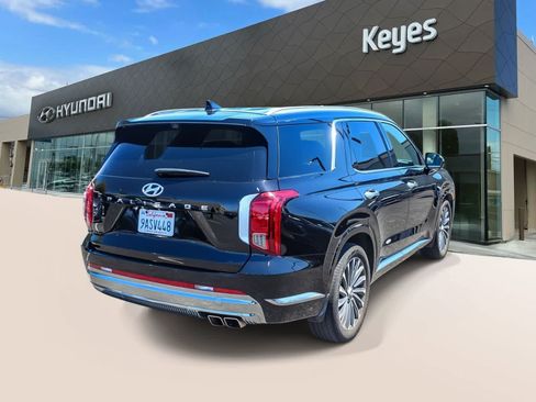 Used 2023 Hyundai Palisade Calligraphy w/ Cargo Package FWD image 4