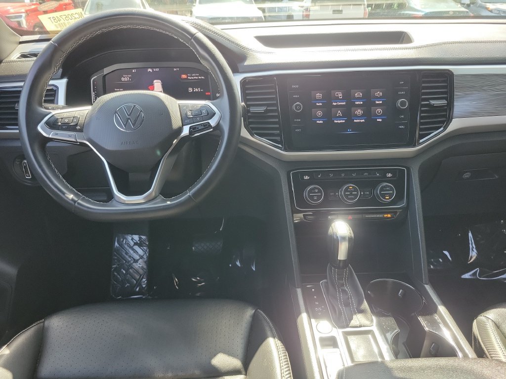 Used 2022 Volkswagen Atlas Cross Sport SE FWD image 12