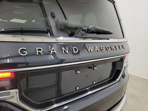 Used 2024 Jeep Grand Wagoneer L Series III image 9