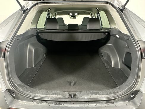 Used 2025 Toyota RAV4 XLE FWD image 28