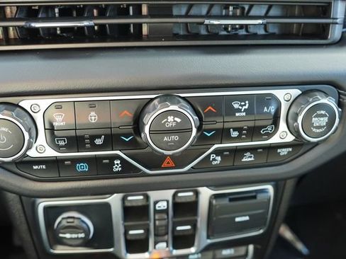 Certified 2025 Jeep Wrangler Unlimited Rubicon 4xe w/ Safety Group image 25