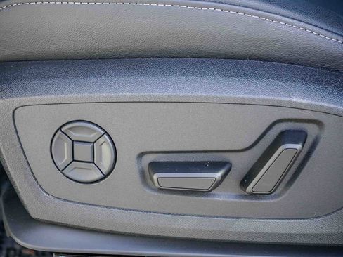 Used 2025 Audi Q6 e-tron Premium Plus w/ Premium Plus AWD/4WD image 20