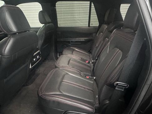 Used 2022 Ford Expedition Limited image 3