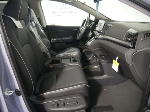New 2026 Honda Odyssey Touring image 6