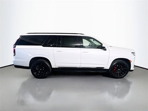 Used 2021 Cadillac Escalade ESV Sport w/ LPO, ONYX Package image 8