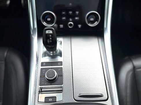 Used 2019 Land Rover Range Rover Sport Supercharged AWD/4WD image 25