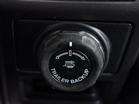 Used 2019 Ford F150 XLT w/ Equipment Group 302A Luxury AWD/4WD image 31