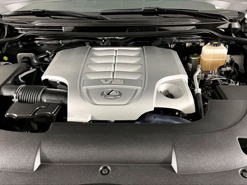 Used 2020 Lexus LX 570 4WD w/ Luxury Package image 29