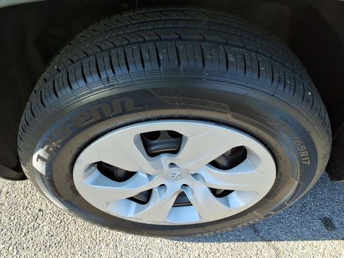 Used 2024 Toyota RAV4 LE AWD/4WD image 10