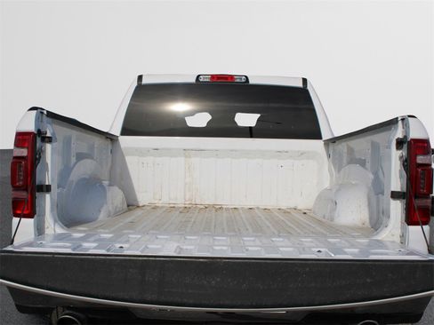 Used 2024 RAM 1500 Laramie image 12