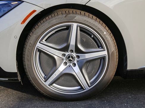 Used 2024 Mercedes-Benz EQE 350+ 4MATIC Sedan image 11