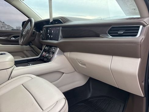 Used 2022 GMC Yukon XL Denali image 57