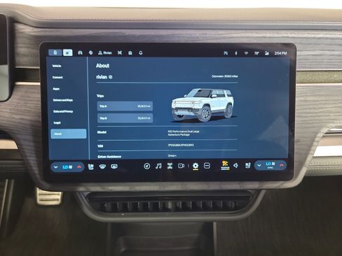 Used 2023 Rivian R1S Adventure AWD/4WD image 29