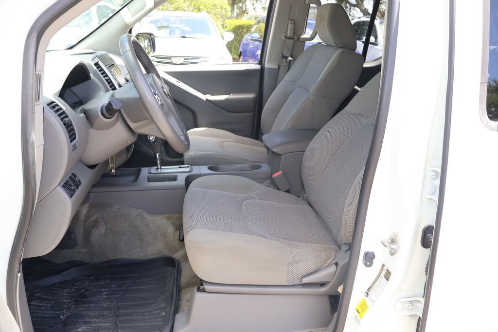 Used 2018 Nissan Frontier SV RWD image 13