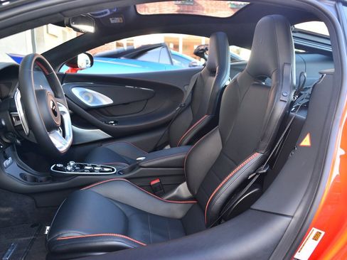 Used 2023 McLaren GT image 18