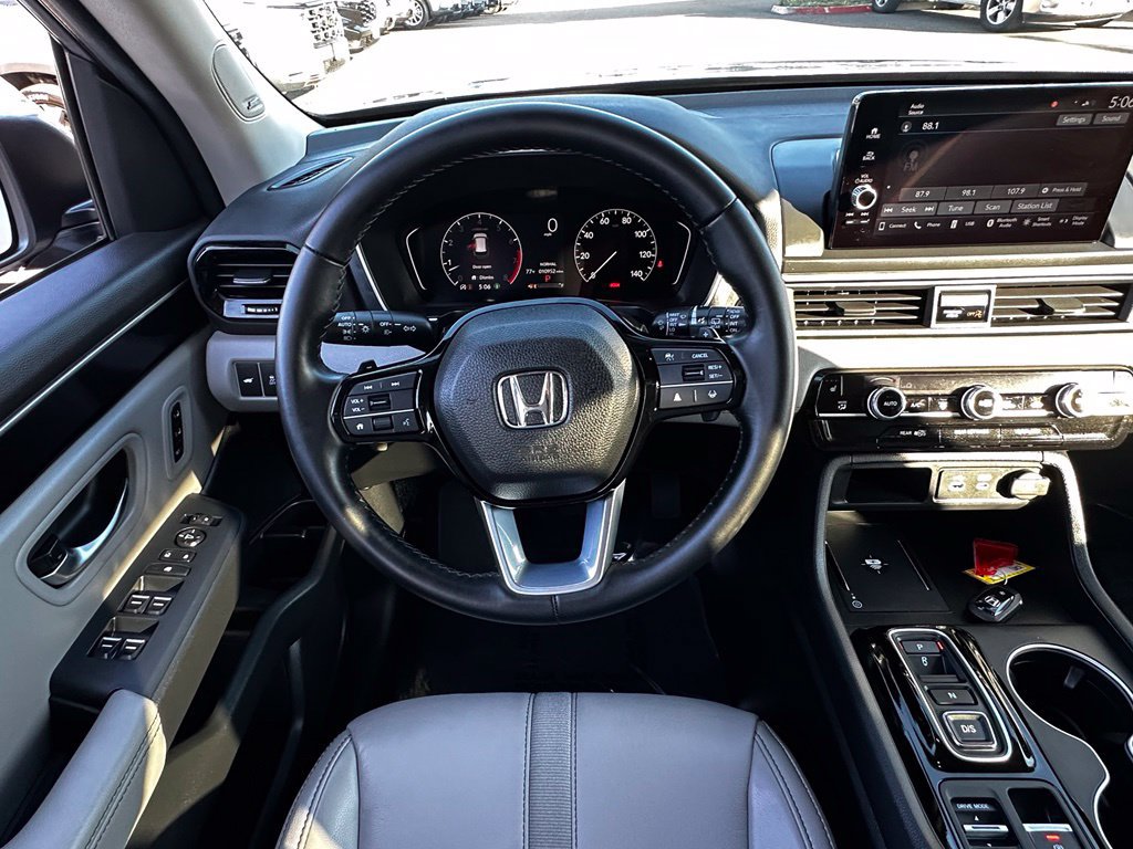 Used 2025 Honda Pilot Touring image 22