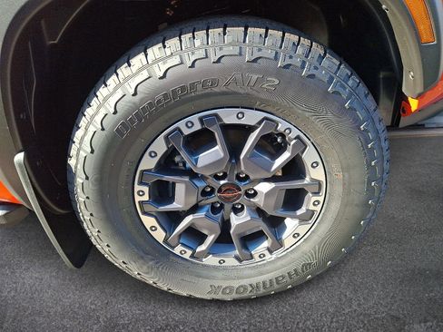 New 2026 Nissan Frontier PRO-4X w/ Pro-4x Convenience Package image 4