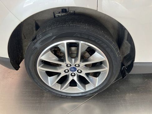 Used 2018 Ford Edge Titanium w/ Equipment Group 302A AWD/4WD image 10