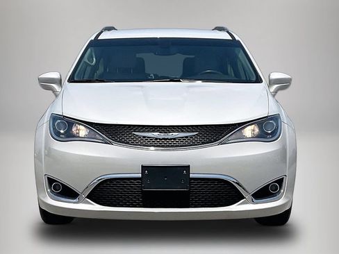 Certified 2019 Chrysler Pacifica Touring-L Plus FWD image 3