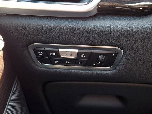 Used 2020 BMW X5 xDrive40i w/ Premium Package image 25