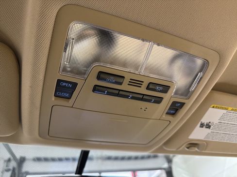 Used 2015 Toyota Highlander XLE image 34