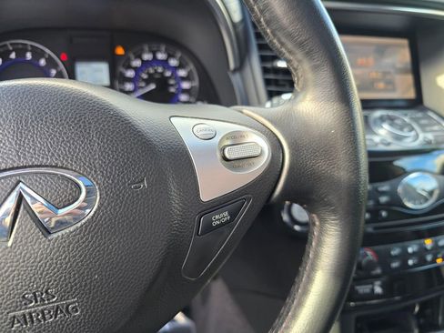 Used 2016 INFINITI QX70 2WD image 28