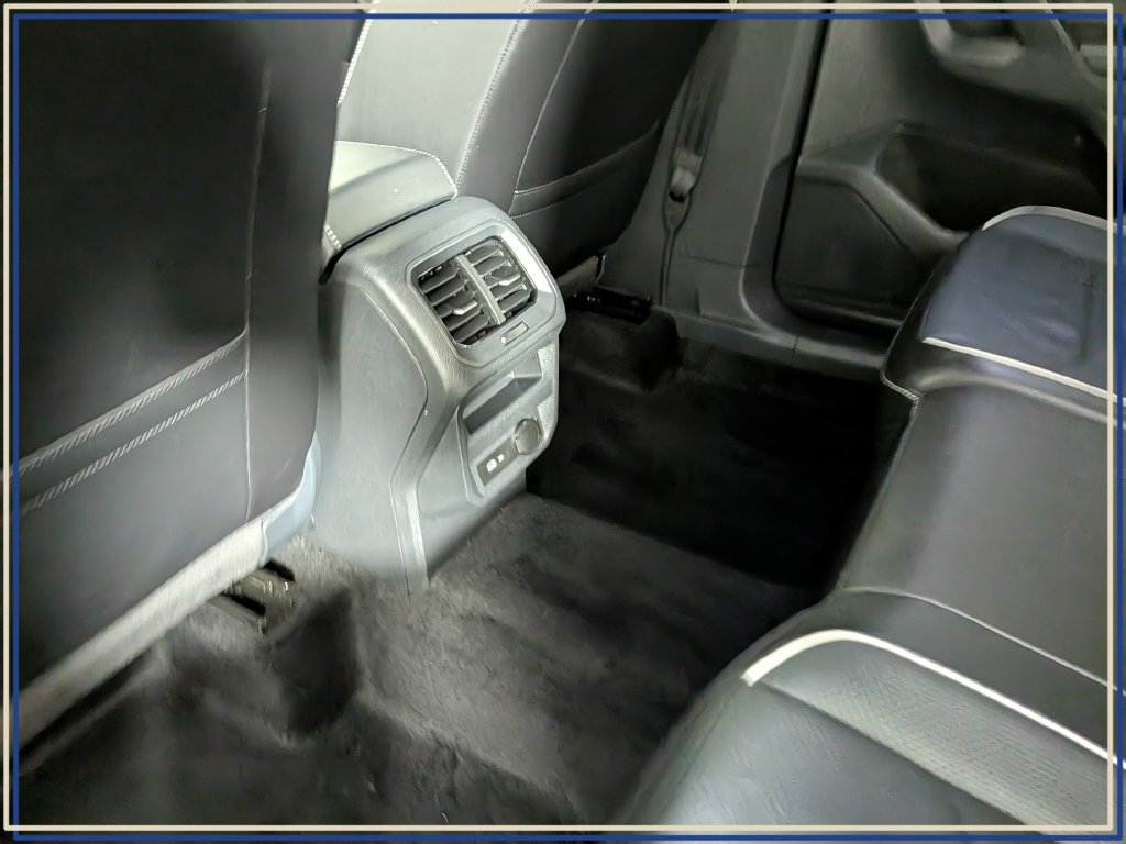 Used 2024 Volkswagen Tiguan SEL R-Line AWD/4WD image 34
