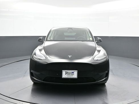 Used 2023 Tesla Model Y Long Range image 2