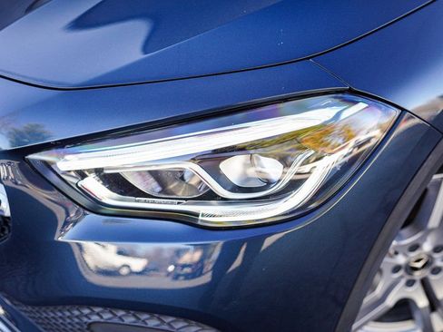 Used 2022 Mercedes-Benz GLA 250 4MATIC w/ Premium Package Lite image 3