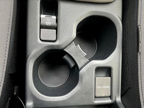 Used 2025 Subaru Forester image 32