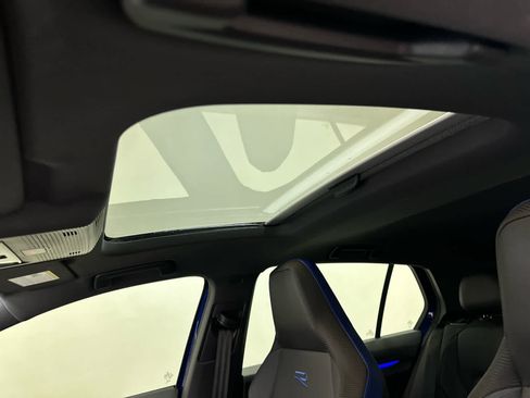 Used 2024 Volkswagen Golf R image 5