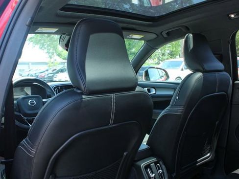 Used 2021 Volvo XC40 T5 R-Design w/ Advanced Package AWD/4WD image 33