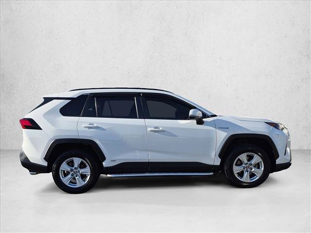 Used 2021 Toyota RAV4 LE AWD/4WD image 4