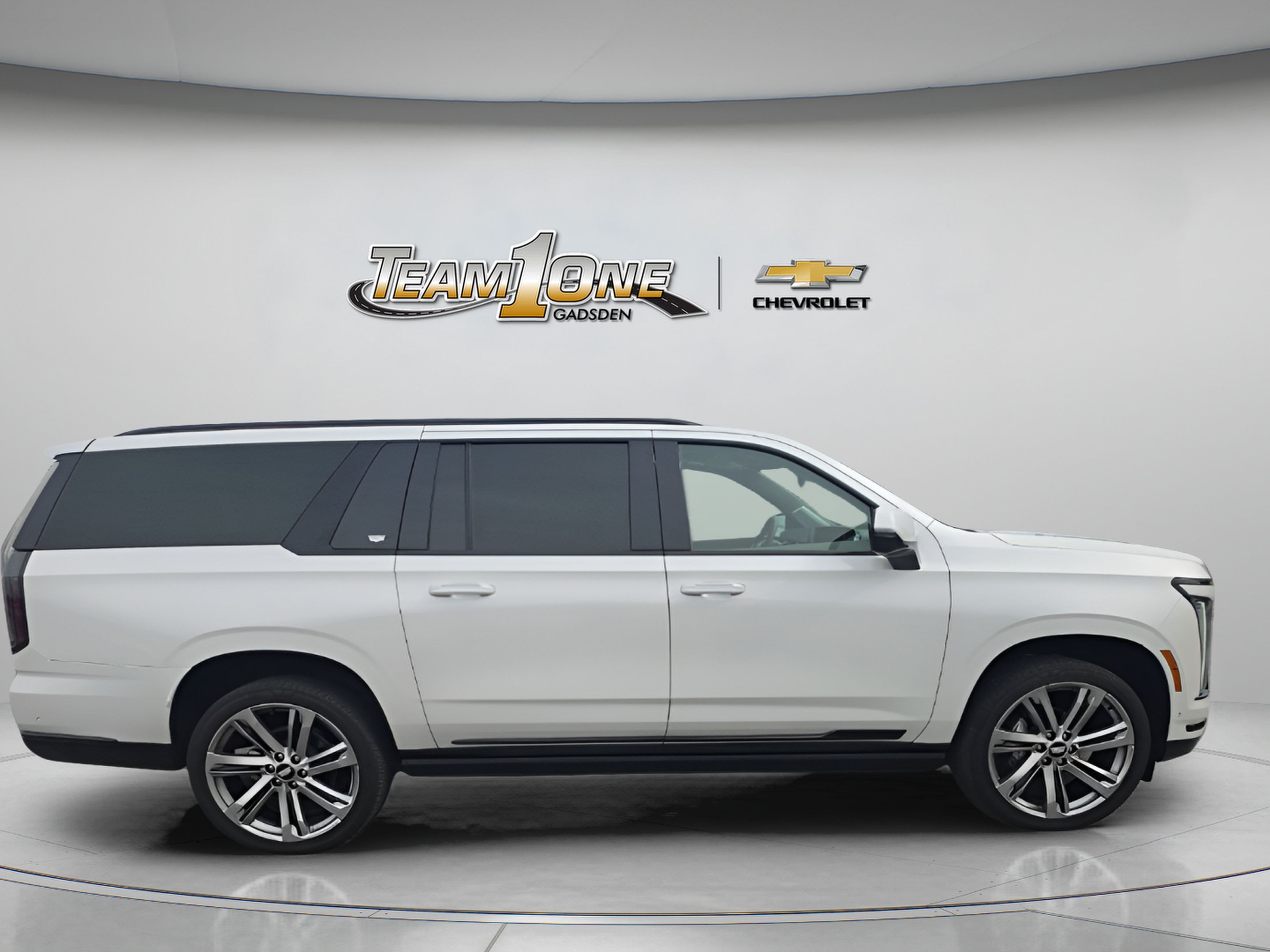 Used 2025 Cadillac Escalade ESV Sport Platinum AWD/4WD image 9