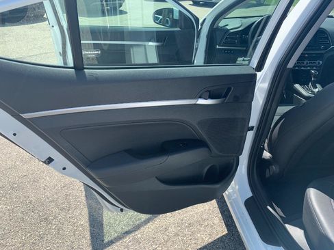 Used 2020 Hyundai Elantra Limited w/ Cargo Package (C1) FWD image 25
