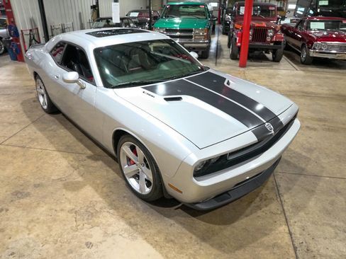 Used 2009 Dodge Challenger SRT8 RWD image 14