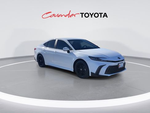 Certified 2025 Toyota Camry SE w/ Convenience Package image 2
