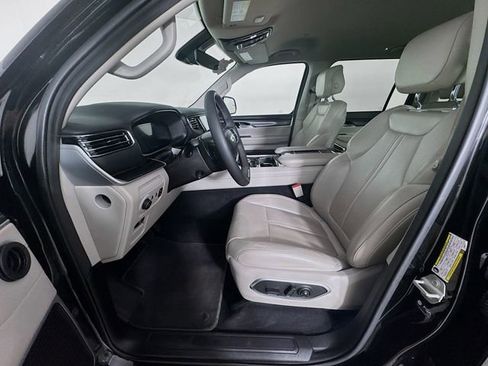 Used 2023 Jeep Wagoneer L 4WD image 25