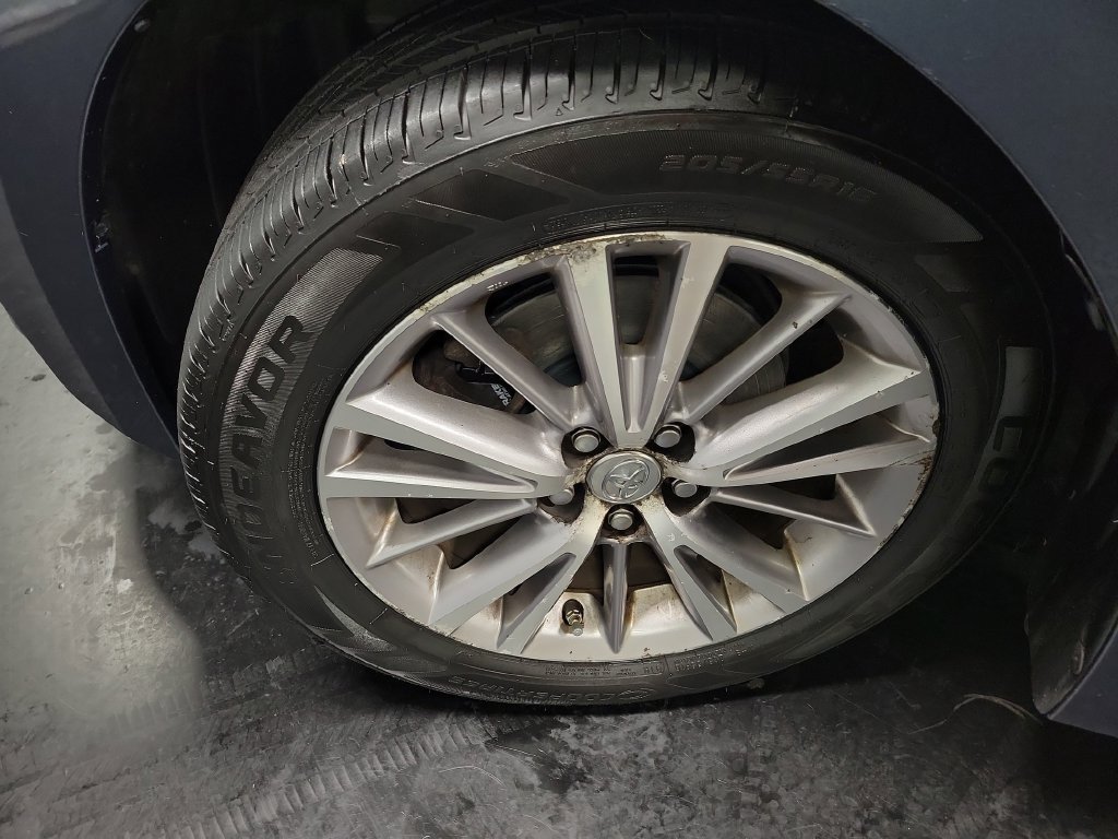 Used 2015 Toyota Corolla LE FWD image 13