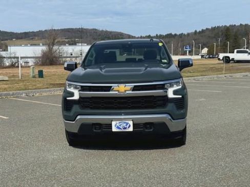 Used 2025 Chevrolet Silverado 1500 LT AWD/4WD image 3