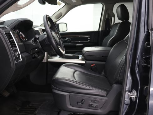 Used 2016 RAM 1500 Laramie w/ Convenience Group AWD/4WD image 8