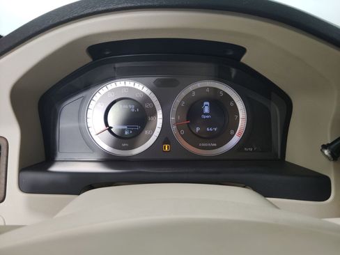 Used 2010 Volvo XC70 3.2 image 18