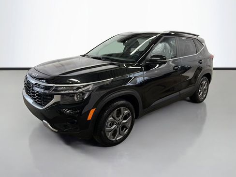 Used 2024 Kia Seltos S AWD/4WD image 6