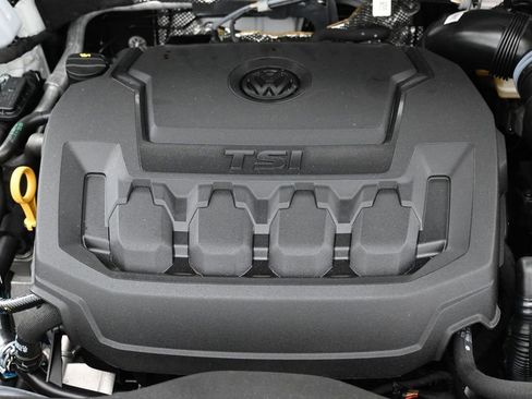 Used 2024 Volkswagen Tiguan SE R-Line AWD/4WD image 44