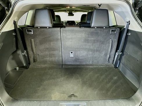 Used 2024 Toyota Highlander XLE image 25