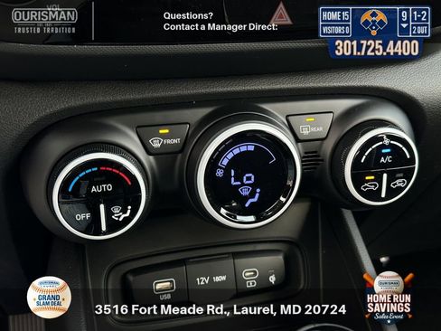 Used 2025 Hyundai Venue Limited FWD image 20