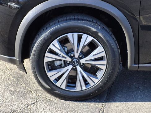 Used 2023 Nissan Rogue SV AWD/4WD image 10
