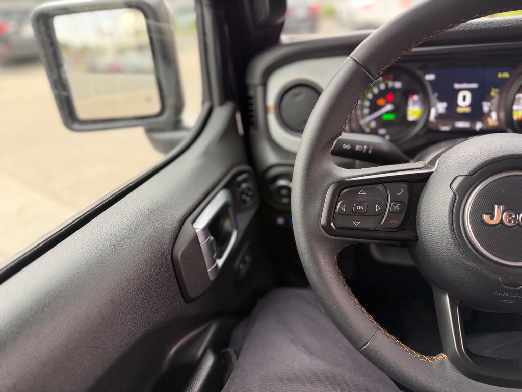 Used 2024 Jeep Wrangler Unlimited AWD/4WD image 7