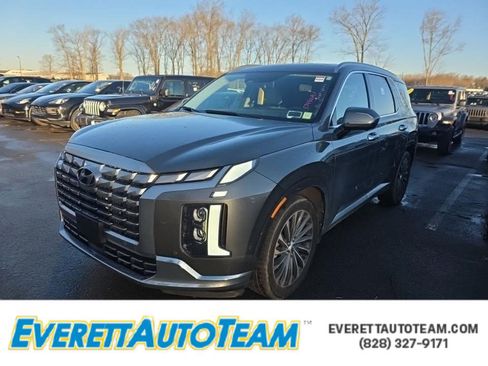 Used 2024 Hyundai Palisade Calligraphy image 1