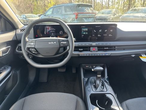 New 2026 Kia K4 LXS image 2